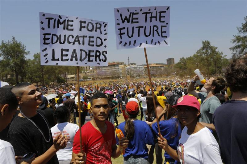 Zuma schrapt verhoging collegegelden