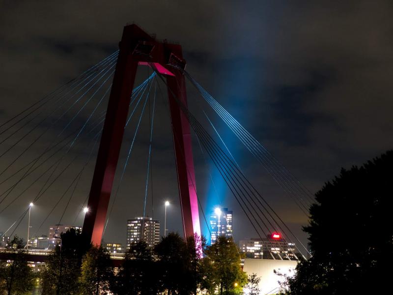 Willemsbrug Rotterdam by night 