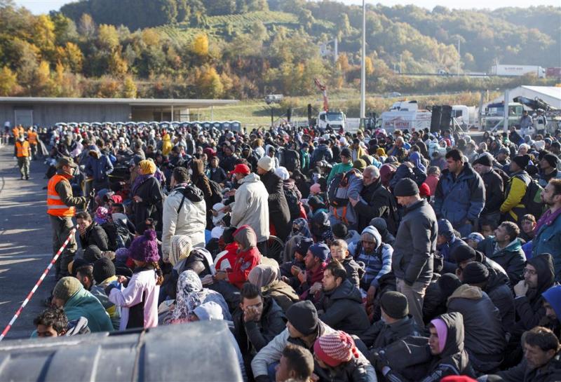 Duizenden passeren opnieuw grens met Slovenië