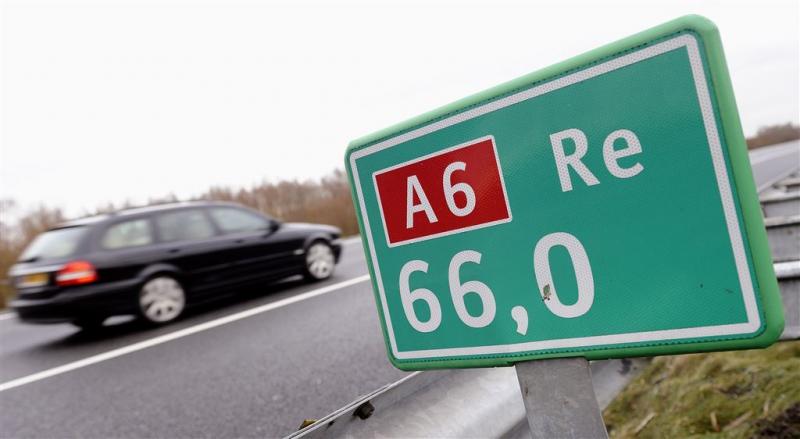 A6 bij Almere dicht na ongelukken