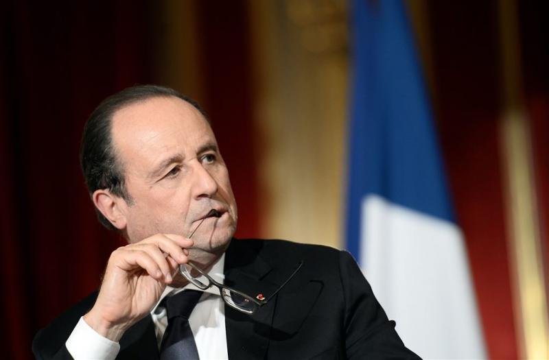 President Hollande bij herdenking busongeval