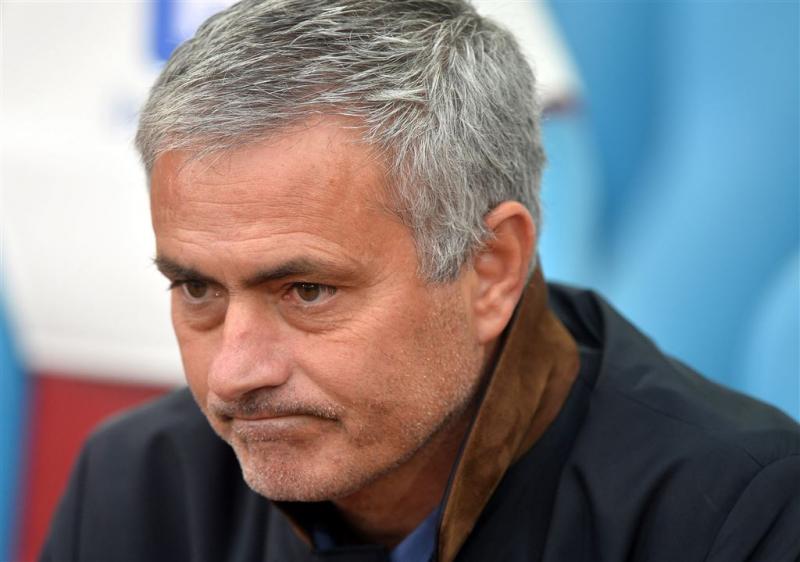 Liverpool duwt Mourinho dieper in moeras
