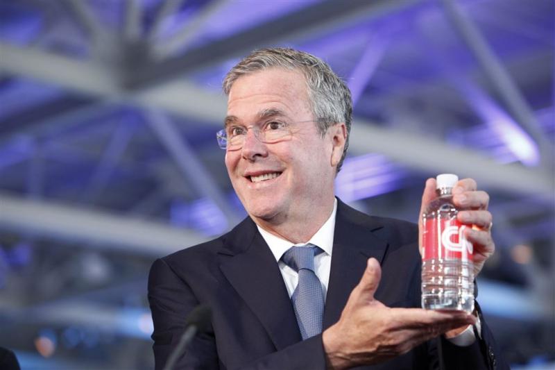 Jeb Bush blaast campagne nieuw leven in