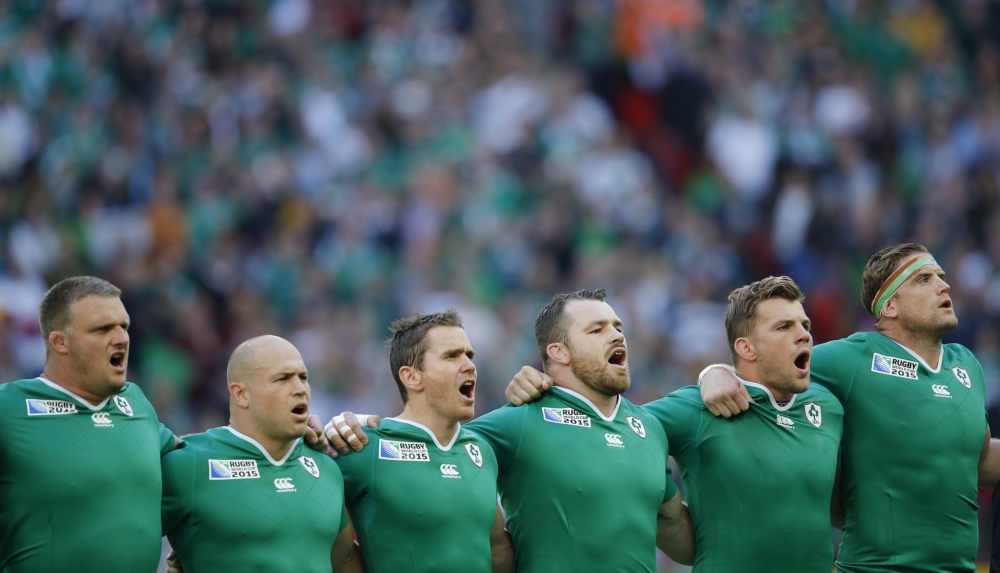 Pure passie tijdens het Ierse volkslied (Pro Shots / Action Images)