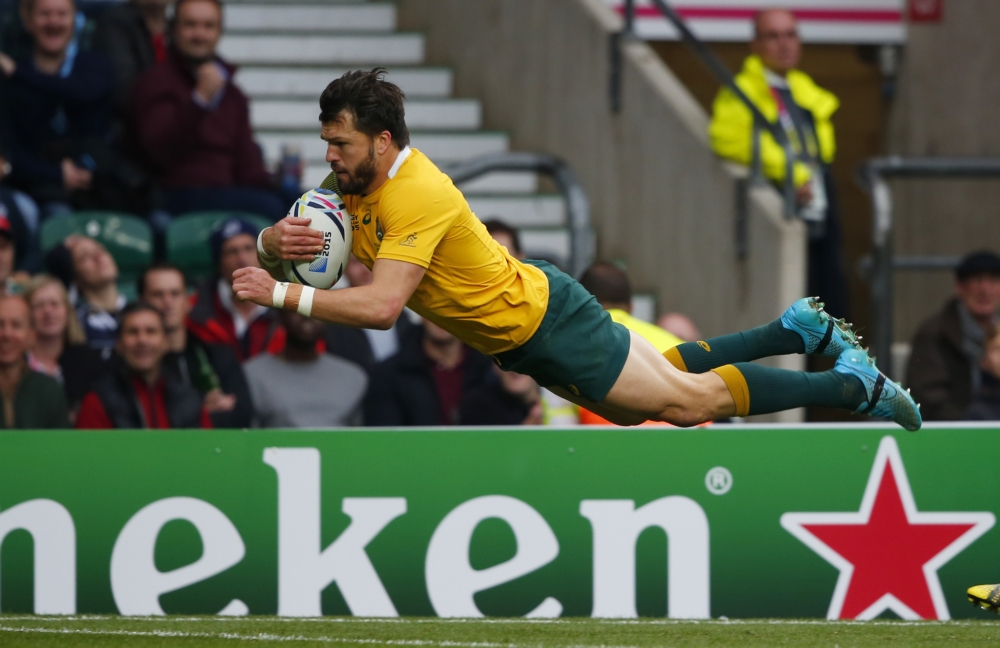 Rugbyspelers kunnen vliegen, echt waar, zoals hier Adam Ashley-Cooper uit Australië (Pro Shots / Action Images)