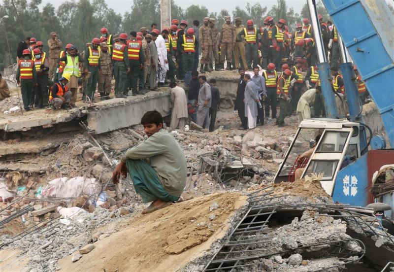 Dodental ingestorte fabriek Pakistan loopt op