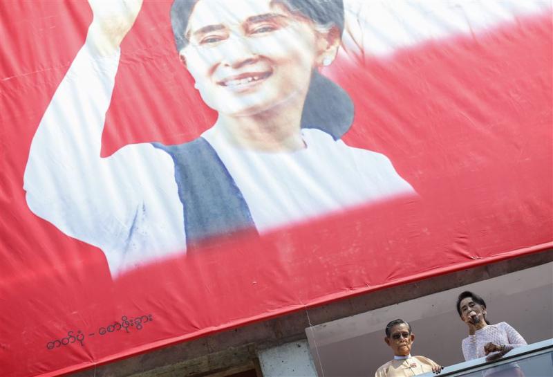 Partij Suu Kyi heeft absolute meerderheid