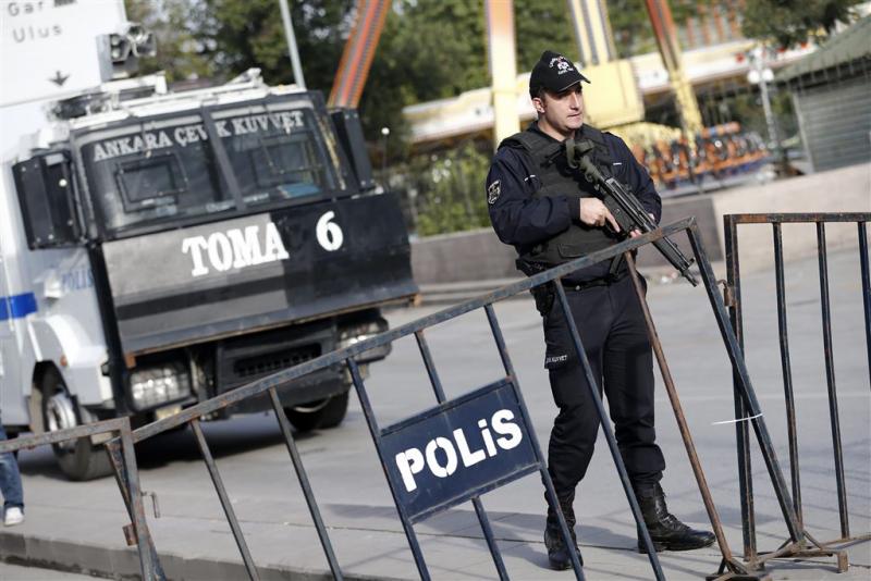 Turken houden zeven IS-strijders aan