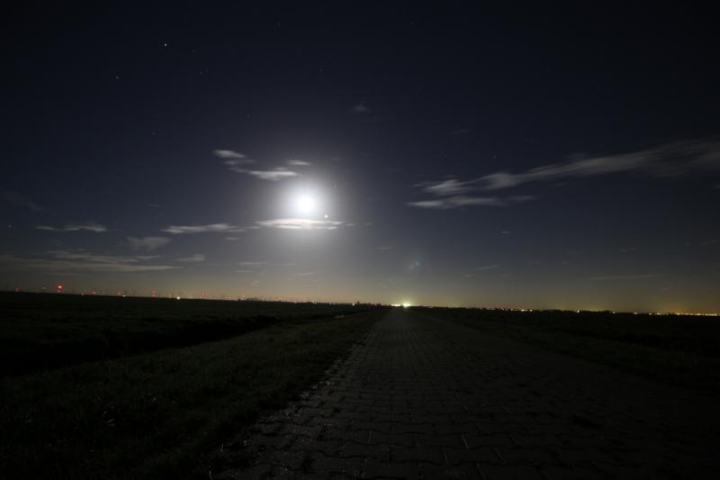 De maan in Eemnes (Foto: KlapMongeaul)