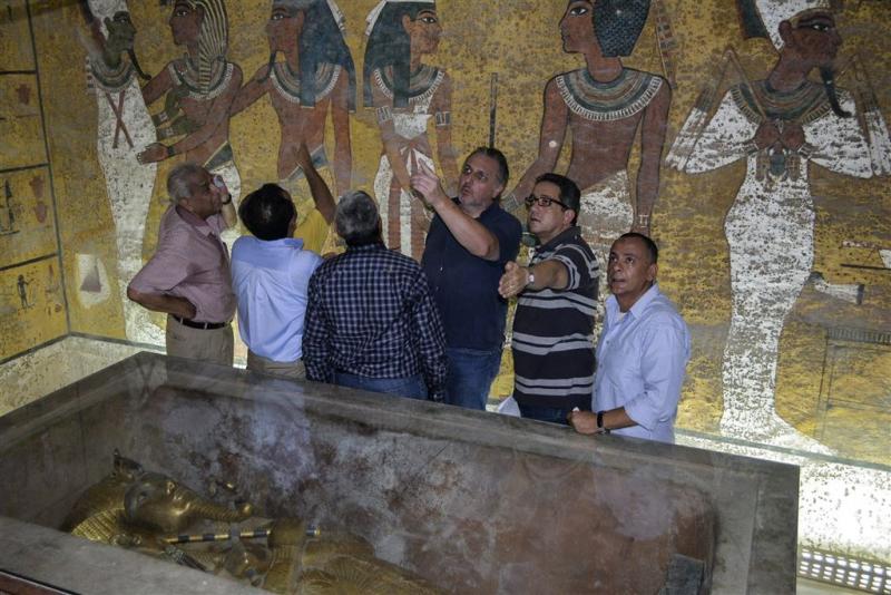 Zoektocht naar grafkamer Nefertiti