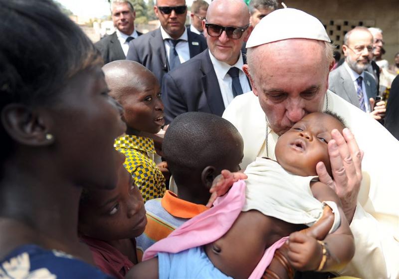 Paus naar 'openluchtgevangenis' in CAR