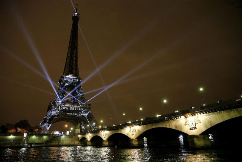 Zwaar beveiligde klimaattop begint in Parijs