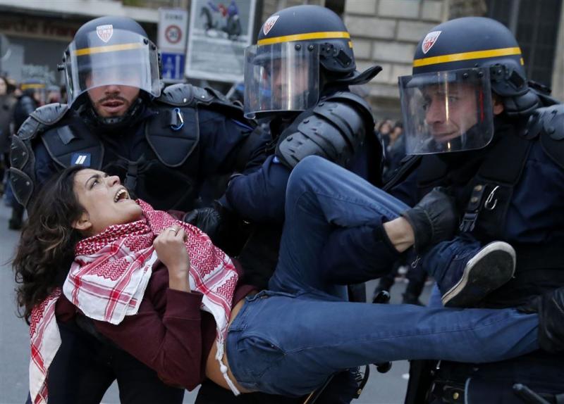 300 mensen vast na demonstraties Parijs
