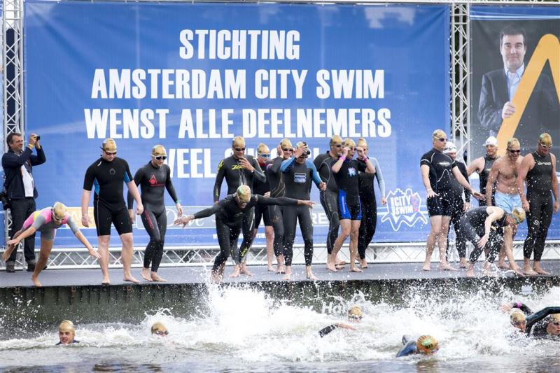 Amsterdam City Swim levert 1,8 miljoen op