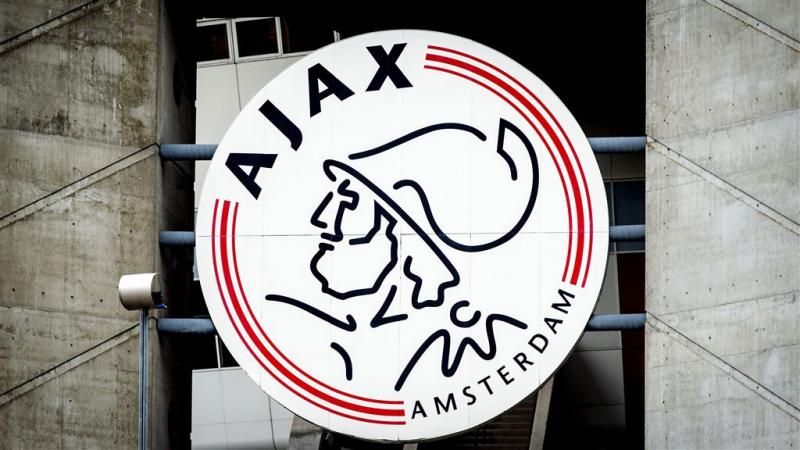Ajax definitief zonder fans naar Utrecht