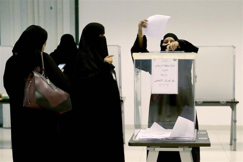 Saudische vrouw wint zetel bij verkiezingen