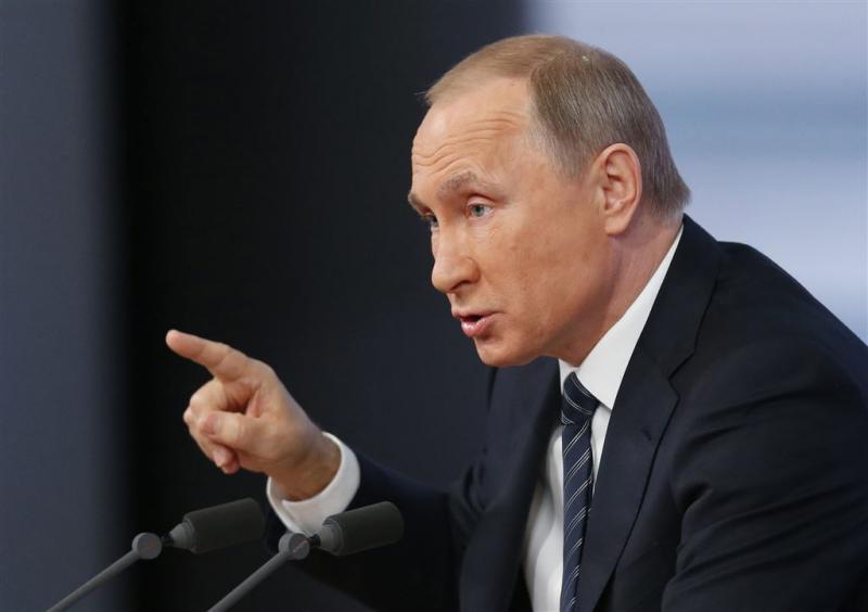 Poetin ontkent troepen in Oekraïne niet