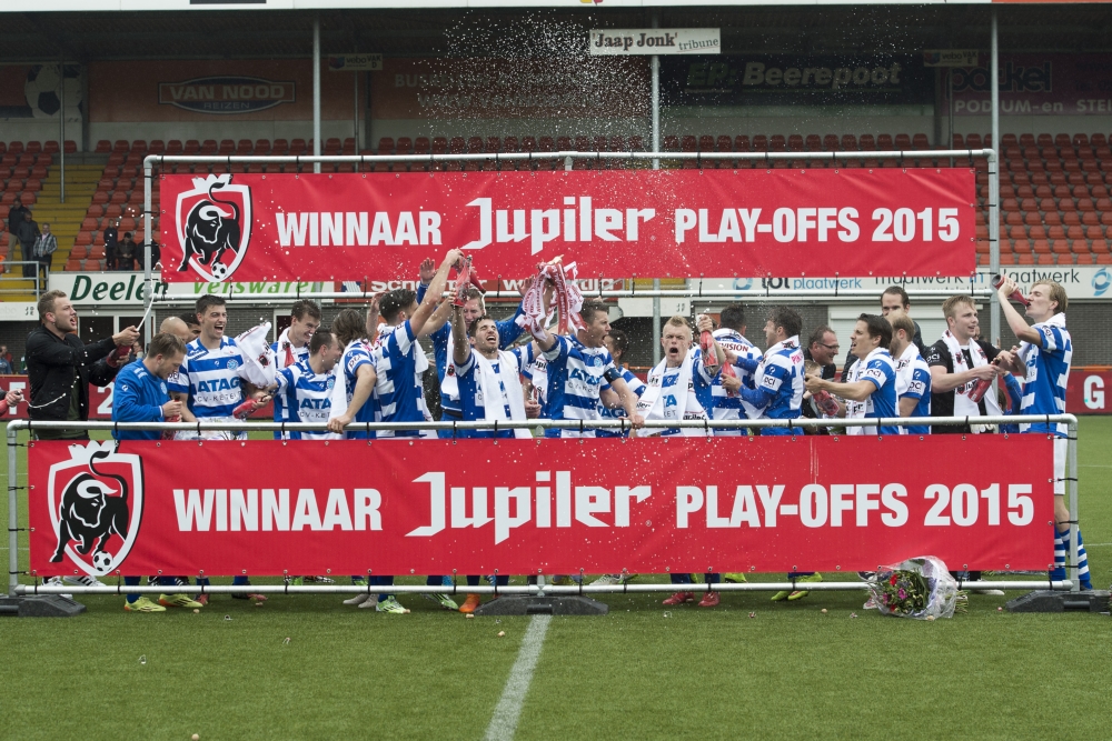 Feest bij De Graafschap na het zeker stellen van de promotie naar de Eredivisie (Pro Shots / Jasper Ruhe)