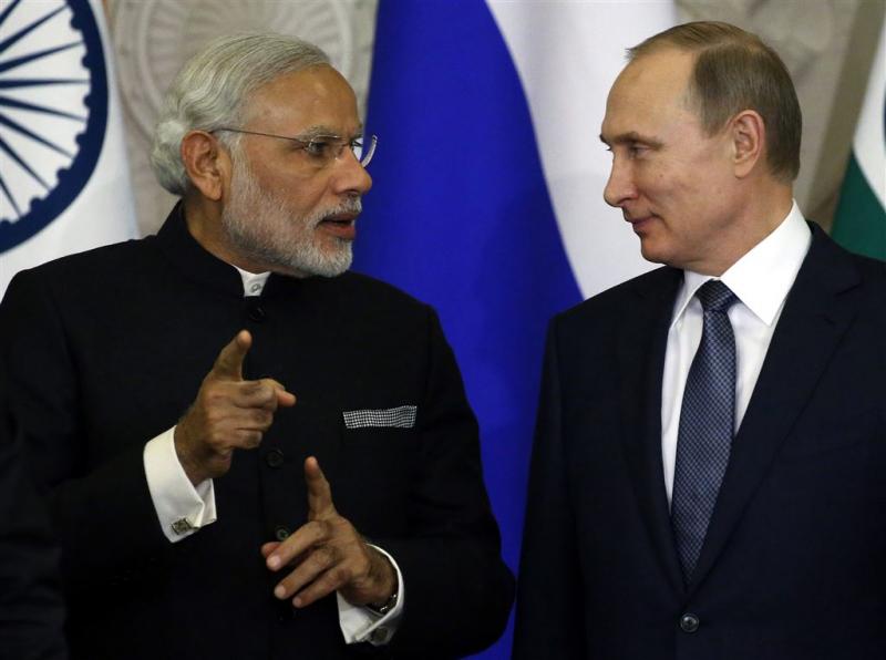 Indiase premier doet 'kerstinkopen' in Moskou