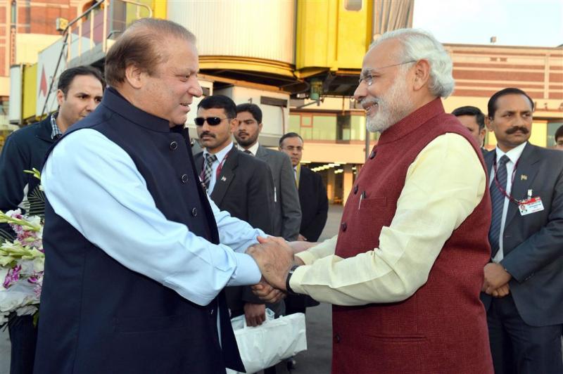 Verrassingsbezoek premier India aan Pakistan