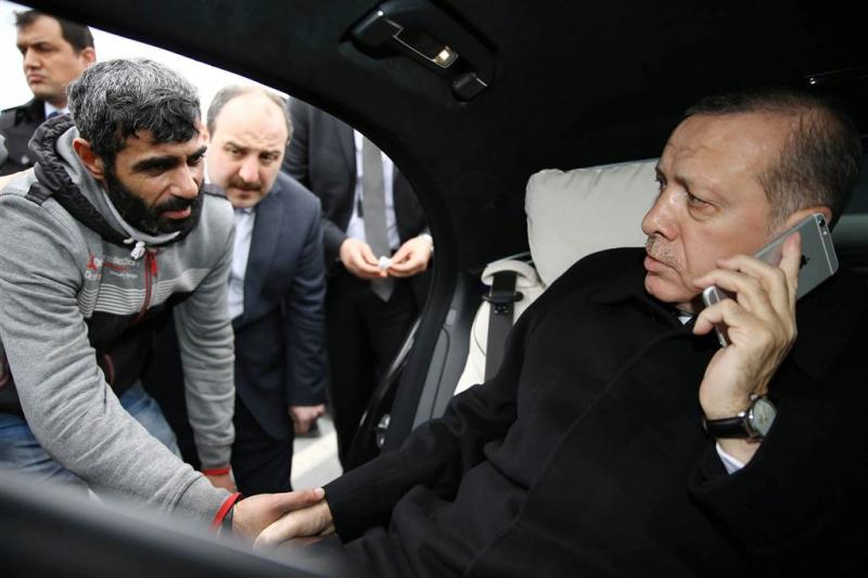 Erdogan voorkomt zelfmoord van man