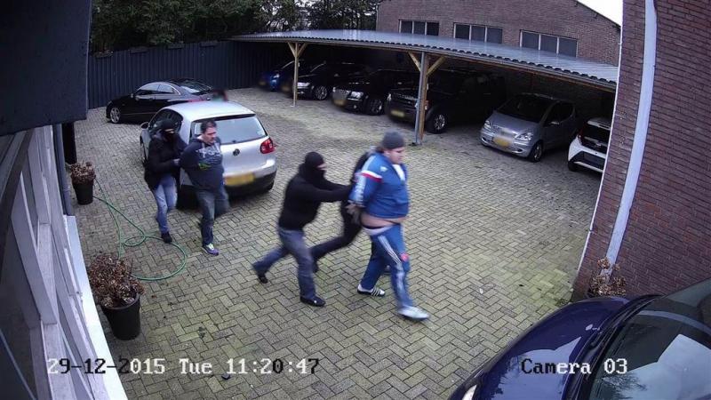 Twee mannen vanuit autobedrijf Breda ontvoerd