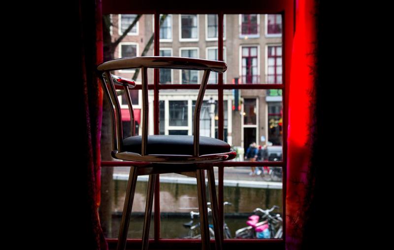 Amsterdam sluit massagesalons