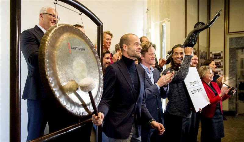 Erben Wennemars luidt de gong