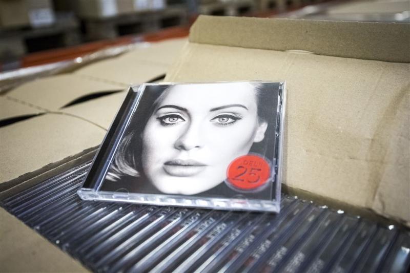 Adele stevig aan kop in albumlijst