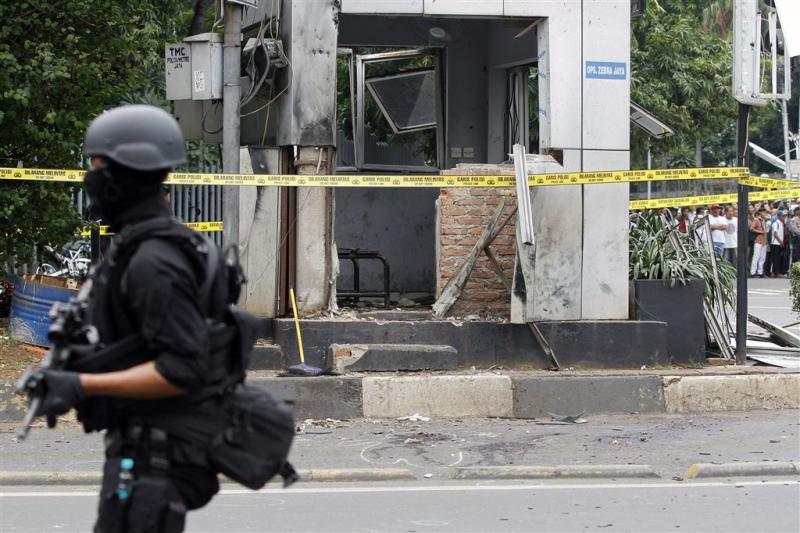Drie arrestaties na aanslagen in Jakarta