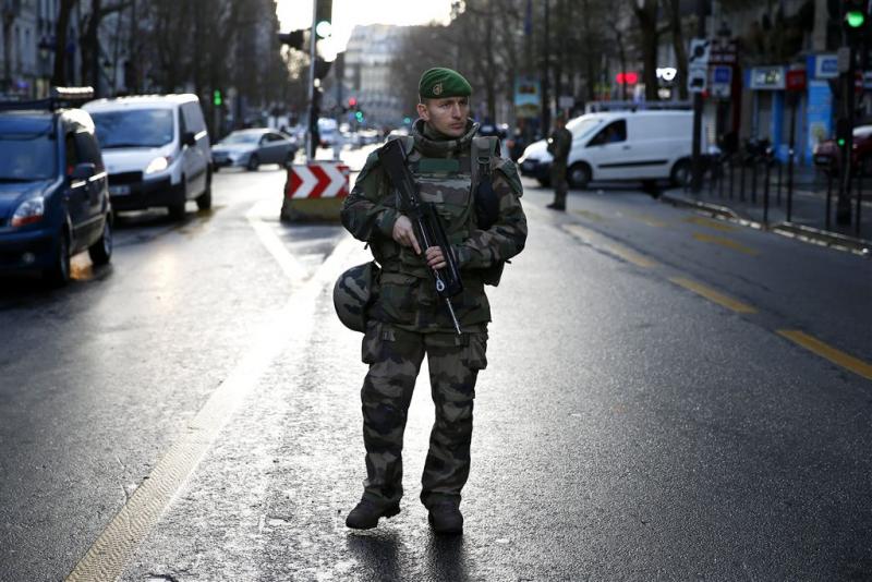 Elf aanslagen in Frankrijk verijdeld