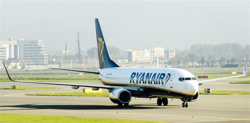 Ryanair verdubbelt winst ondanks prijsdruk