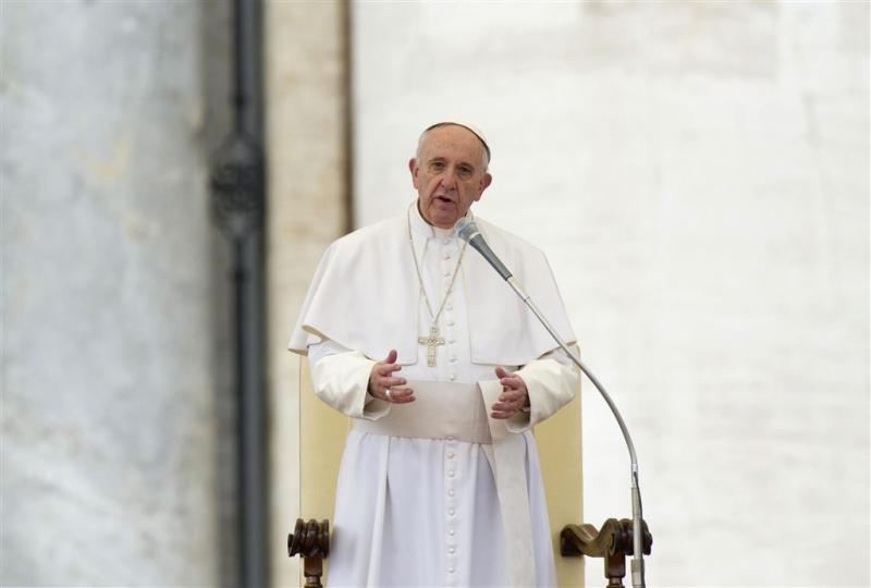 Paus maant Mexico geweld aan te pakken