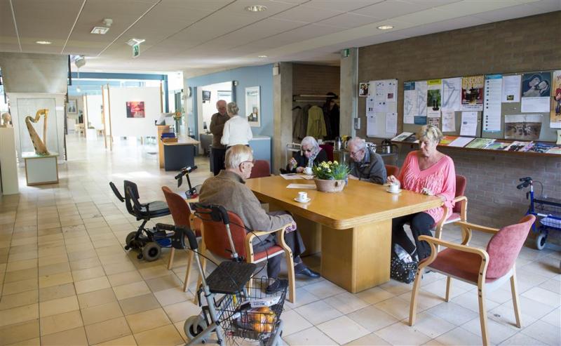 'Verpleeghuizen laten ouderen te weinig doen'