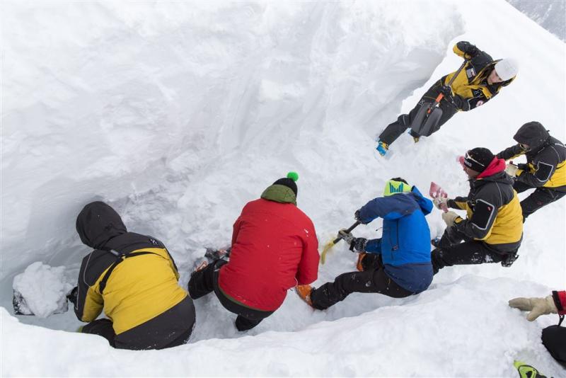 Vijf doden door enorme lawine in Tirol