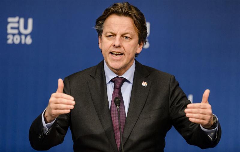 Koenders: hulp aan vluchtelingen voorop