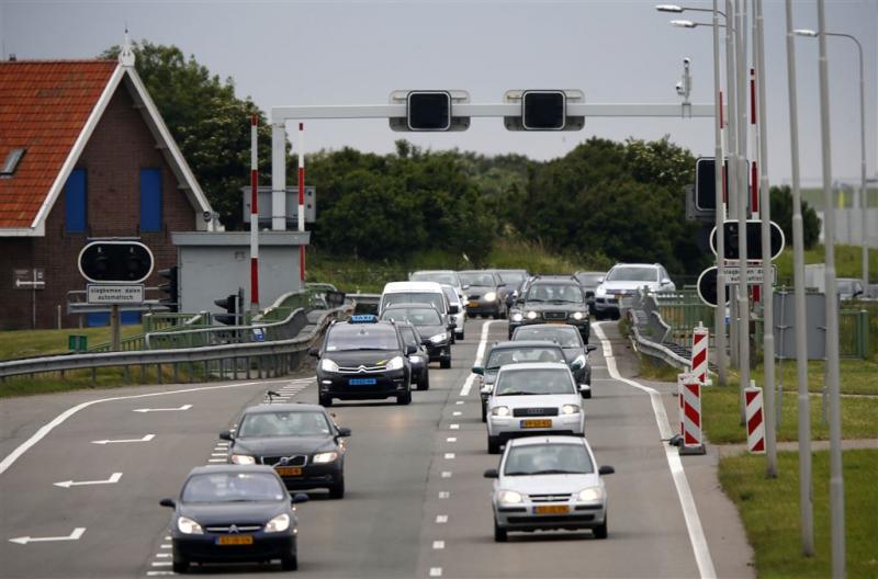 Weer file door technisch probleem Afsluitdijk
