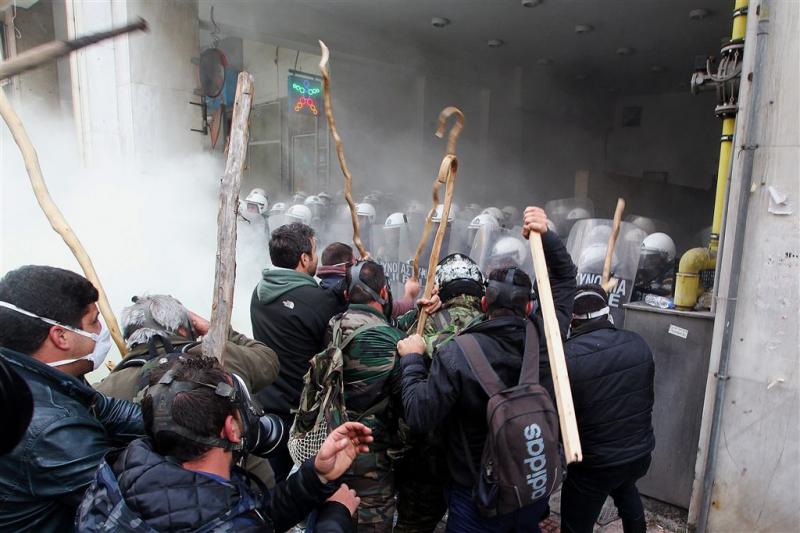 Traangas tegen Griekse boeren in Athene