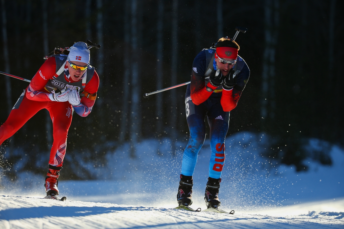 Bakken (links) en Tutmin (rechts) in duel tijdens de achtervolging in de bossen van Lillehammer (Foto: YIS/Al Tielemans)