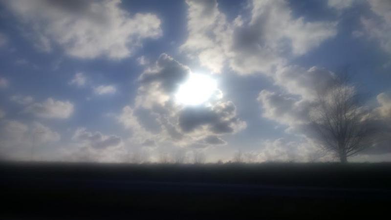 Wolken langs de snelweg A4  (Foto: DJMO)