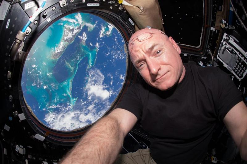 'Gorilla' zweeft door ruimtelaboratorium ISS