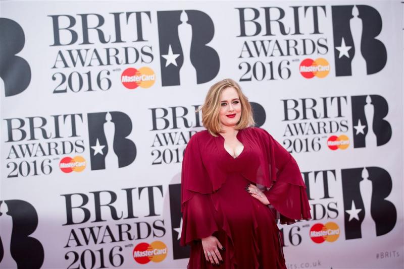 Adele wint Brit Awards voor Hello en 25