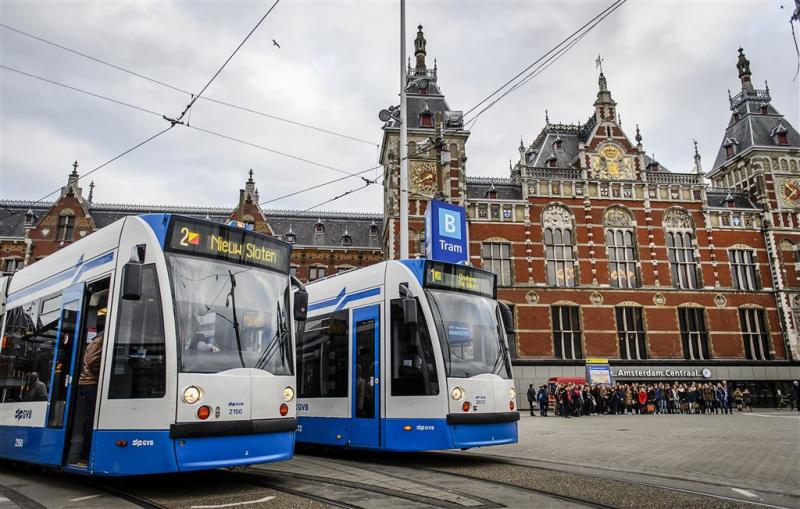 Openbaar vervoer in Amsterdam één minuut stil