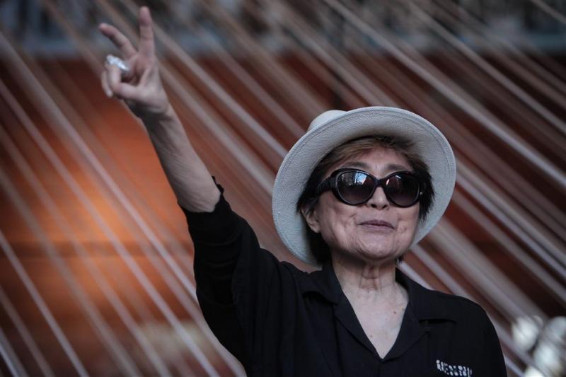 Yoko Ono is al weer thuis