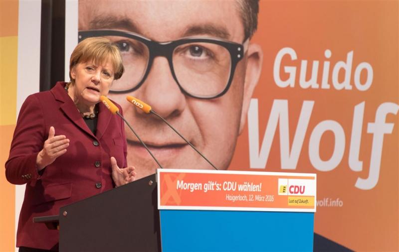 Warm pleidooi Merkel voor vluchtelingenbeleid