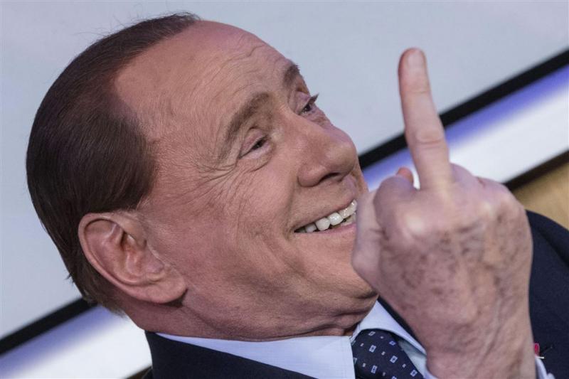 Berlusconi: moeder en burgemeester gaat niet