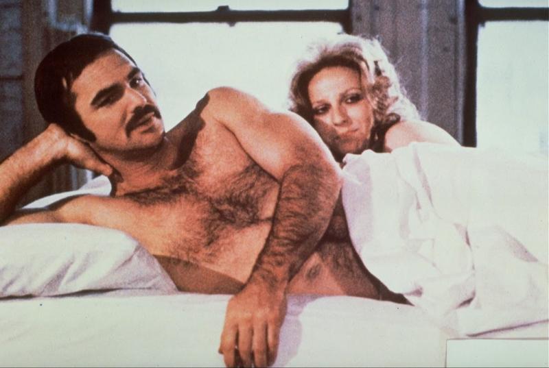 Burt Reynolds heeft spijt van naaktshoot