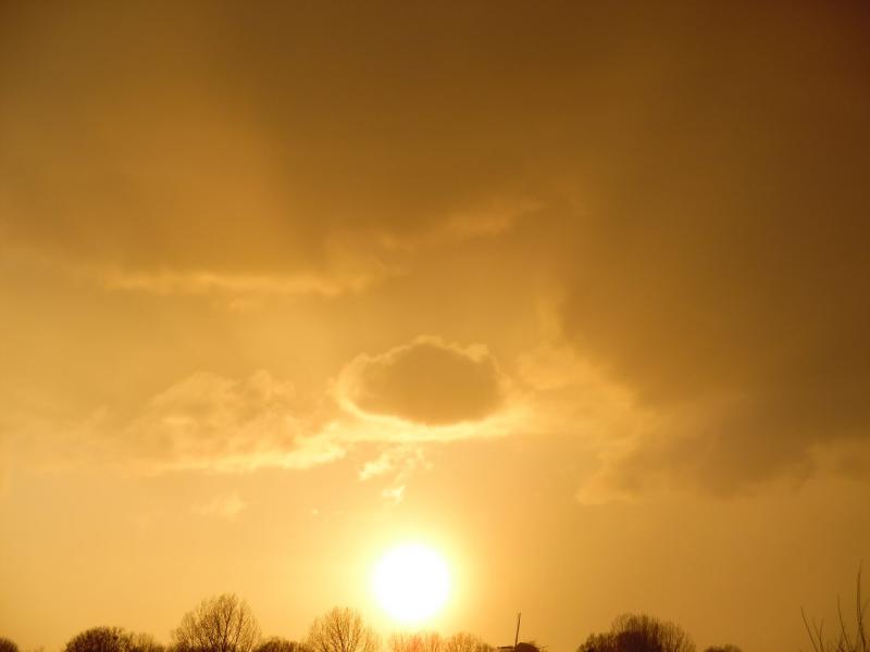 Zonsondergang in Alkmaar (Foto: Papabear)