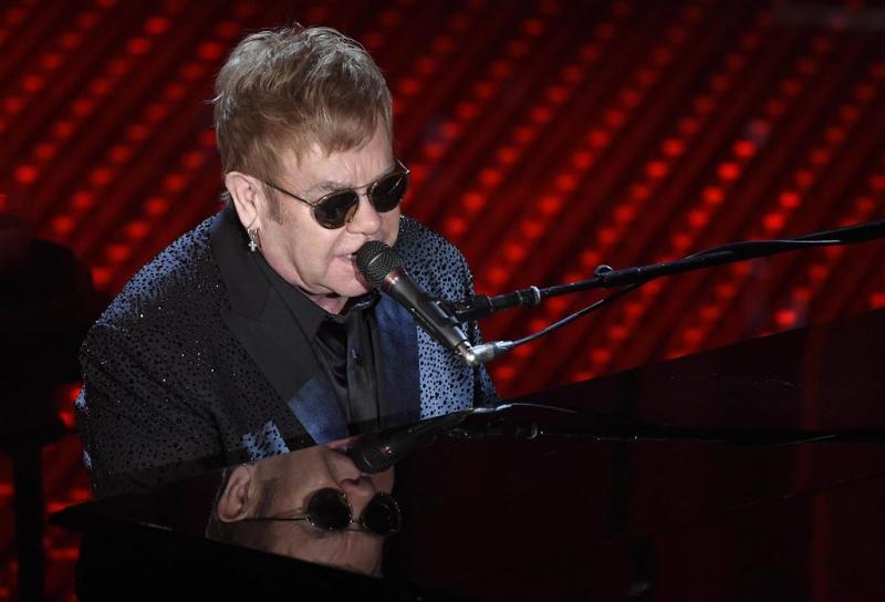 Voormalig beveiliger klaagt Elton John aan