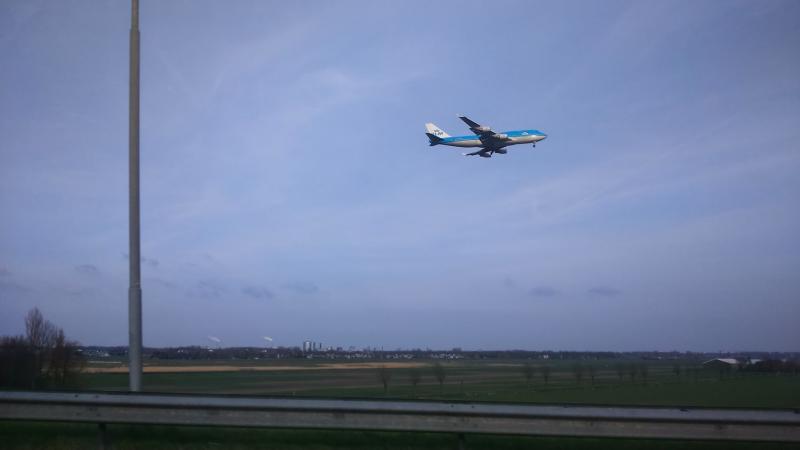 Opstijgend vliegtuig bij Schiphol (Foto: DJMO)